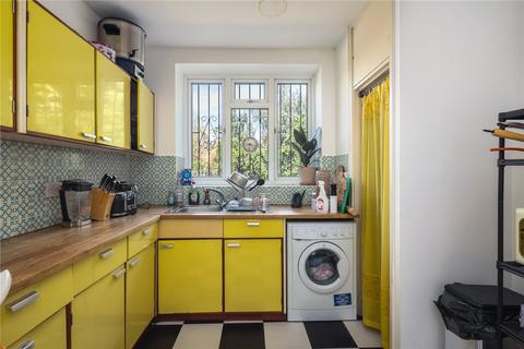 18 Almack Road, London, E5 0RL