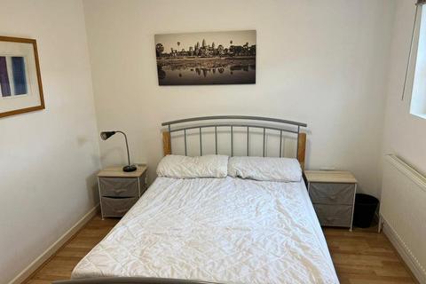 1 bedroom flat to rent, Ford Close, London