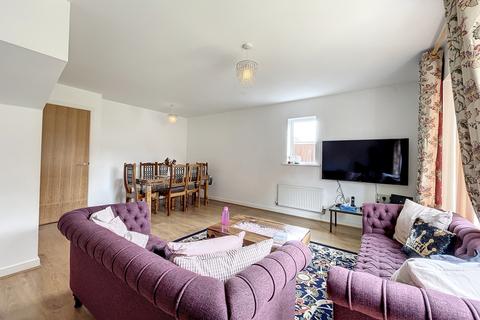11 Linnitt Road, Snodland, ME6 5FE