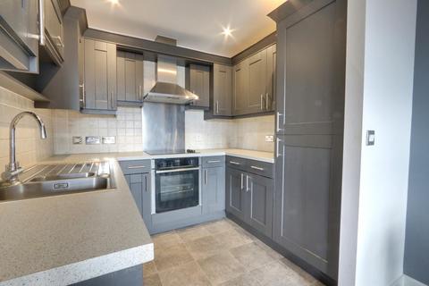 2 bedroom flat to rent, Martins Court, York, YO26