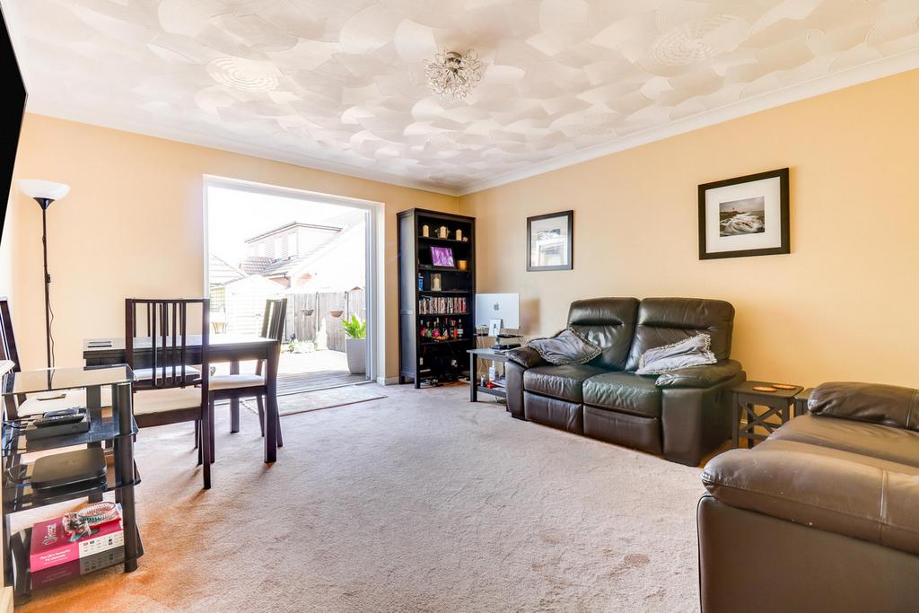 Crossfield Road, Southendonsea, SS2 3 bed semidetached house for