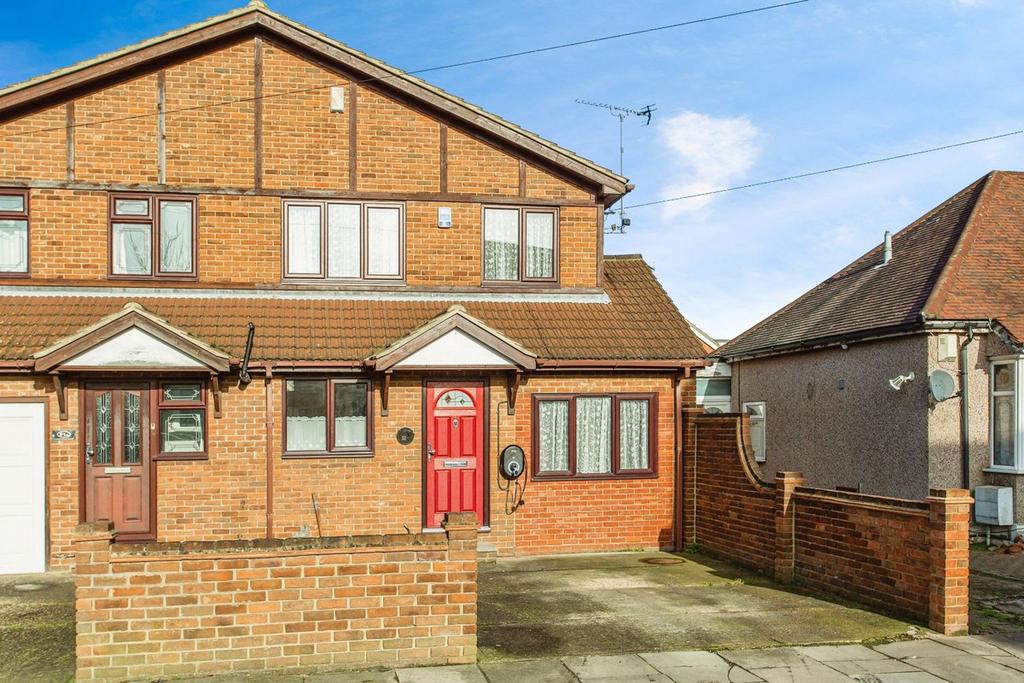 Crossfield Road, Southendonsea, SS2 4 bed semidetached house for sale £375,000
