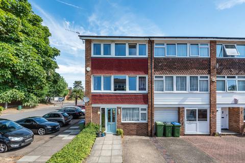 38 Oakways, London, SE9 2PD