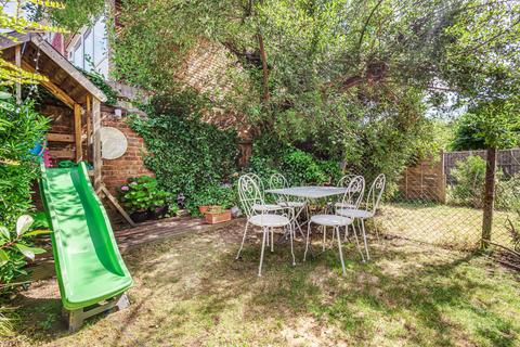 38 Oakways, London, SE9 2PD