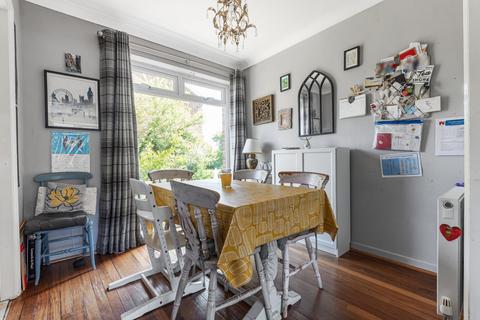 38 Oakways, London, SE9 2PD