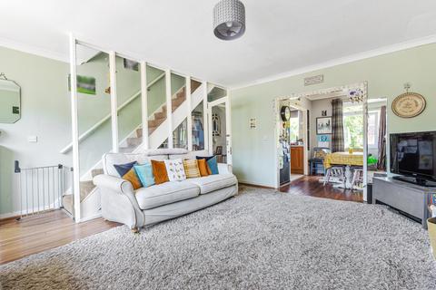 38 Oakways, London, SE9 2PD