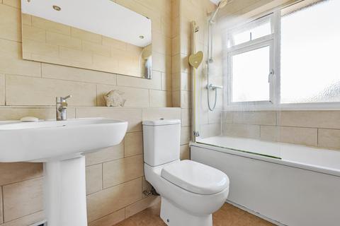38 Oakways, London, SE9 2PD