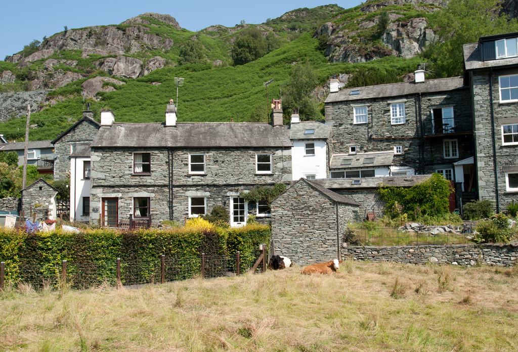 2 Greenmire Cottages, Chapel Stile, Ambleside, Cumbria, LA22 9JJ 2 bed flat for sale £325,000