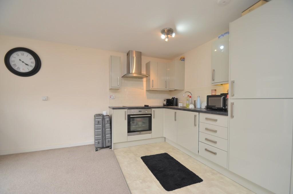 Spring Lane, Malvern 1 bed ground floor flat £675 pcm (£156 pw)