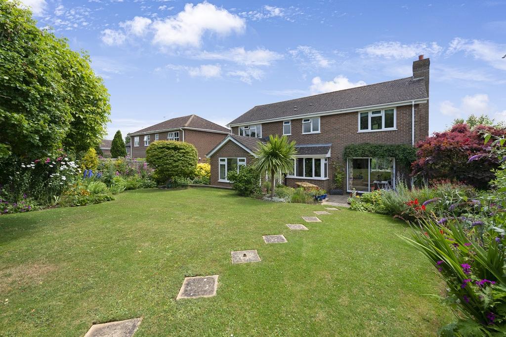 Gainsborough Drive, Sherborne, Dorset, DT9 5 bed detached house for