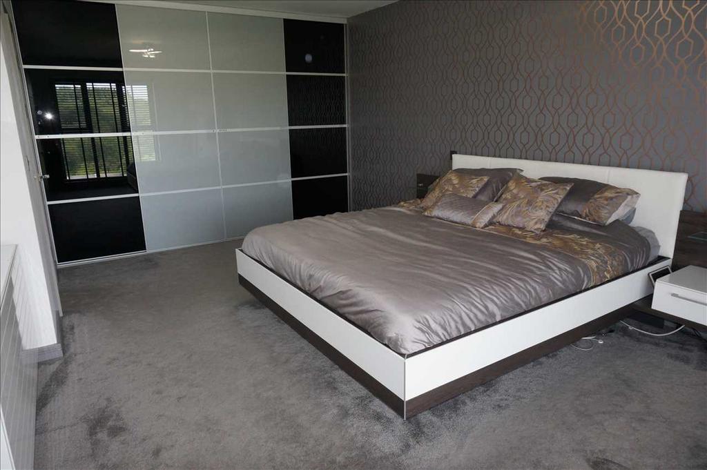 Back bedroom 2 :