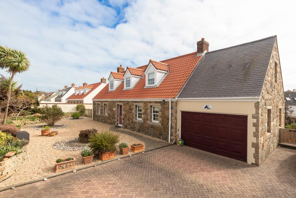 Folie Lane, Vale, Guernsey 4 bed detached house £1,150,000