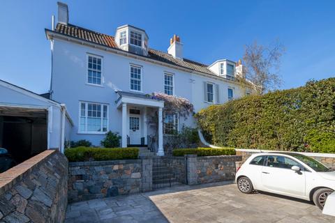 undefined, St Peter Port, Guernsey