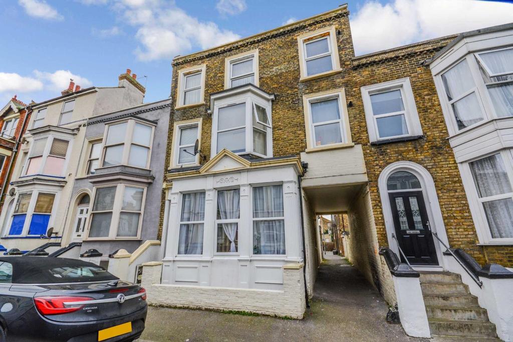 Ethelbert Road, Margate 2 bed flat £170,000