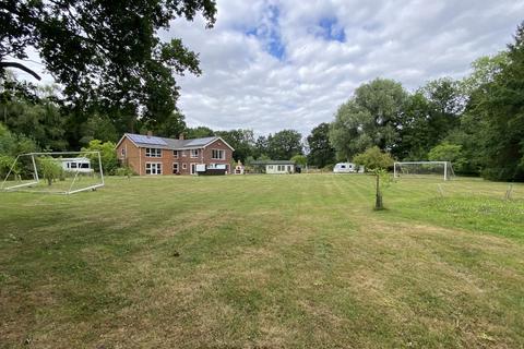Blythwood House Beccles Road, Holton, Halesworth, IP19 8NQ