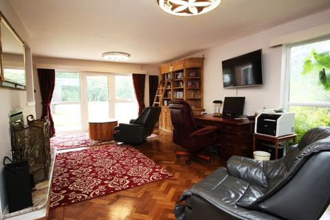 Blythwood House Beccles Road, Holton, Halesworth, IP19 8NQ