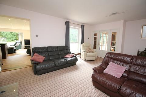 Blythwood House Beccles Road, Holton, Halesworth, IP19 8NQ