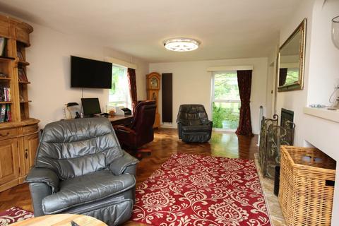 Blythwood House Beccles Road, Holton, Halesworth, IP19 8NQ