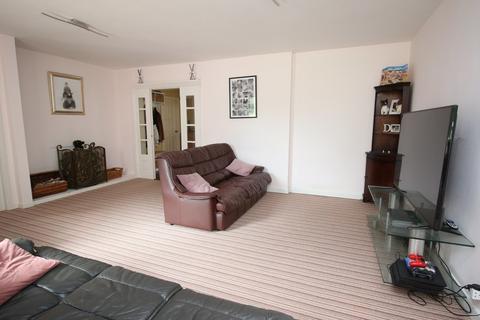 Blythwood House Beccles Road, Holton, Halesworth, IP19 8NQ