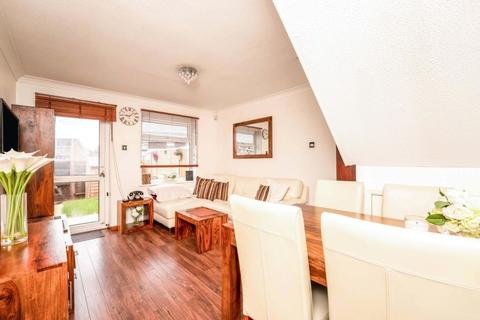 16 Harecastle Close, Hayes, UB4 9RE