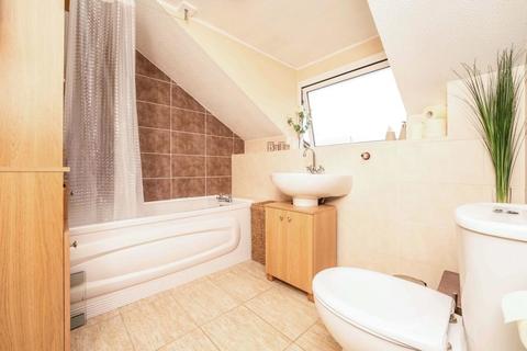 16 Harecastle Close, Hayes, UB4 9RE