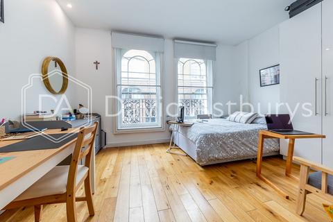 Studio to rent, York Way, King's Cross, London