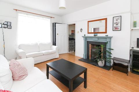 3 bedroom flat for sale - Pilton Avenue, Edinburgh EH5