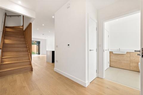 4 bedroom terraced house to rent, Caird Street, London