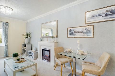1 bedroom apartment for sale, Rothesay Lodge, 2-10 Stuart Road, Highcliffe, Christchurch, BH23
