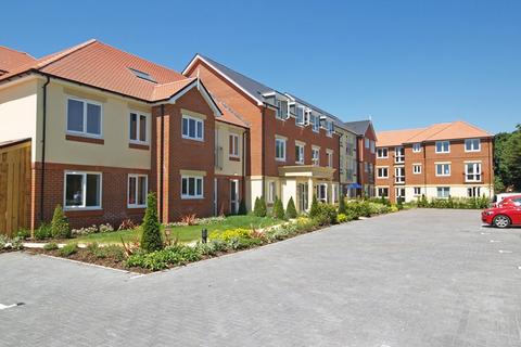 1 bedroom apartment for sale, Rothesay Lodge, 2-10 Stuart Road, Highcliffe, Christchurch, BH23