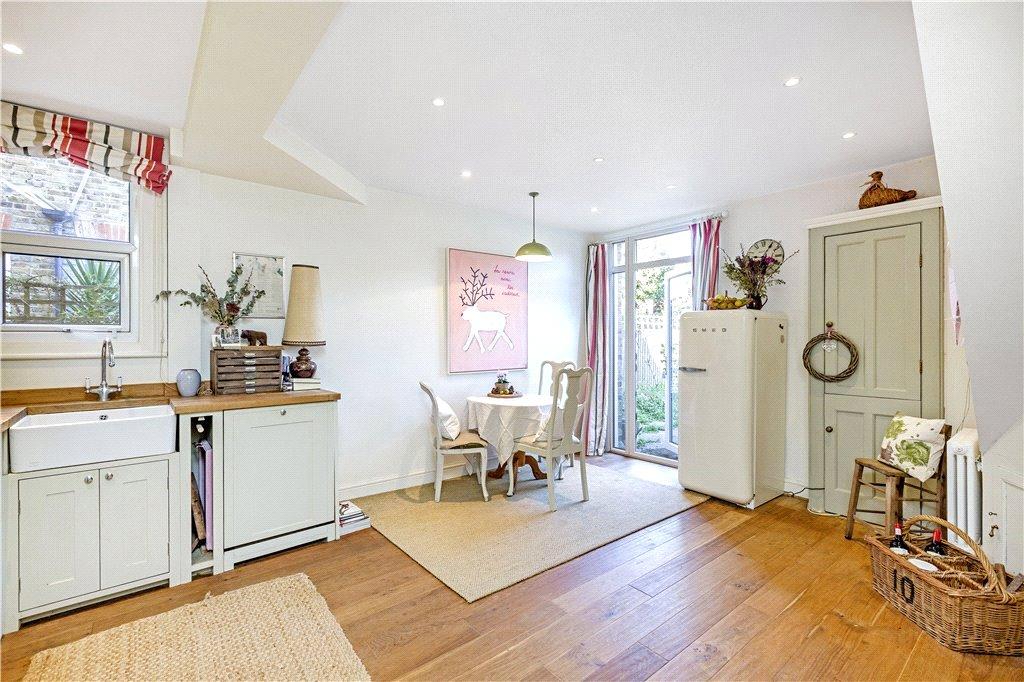 Panmuir Road, Wimbledon, SW20 2 bed £575,000