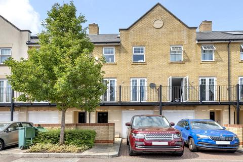 17 Erickson Gardens, Bromley, BR2 9FZ