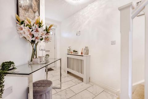 17 Erickson Gardens, Bromley, BR2 9FZ
