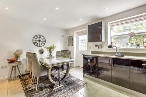 17 Erickson Gardens, Bromley, BR2 9FZ