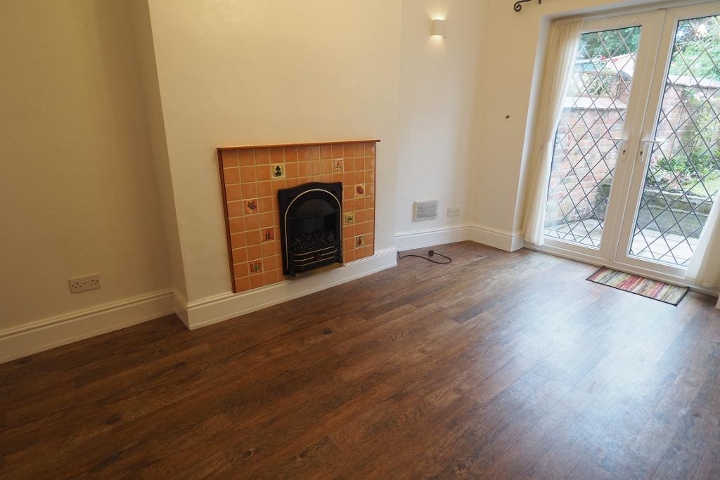 Strines Road, Strines, Stockport... 2 bed terraced house £800 pcm (£