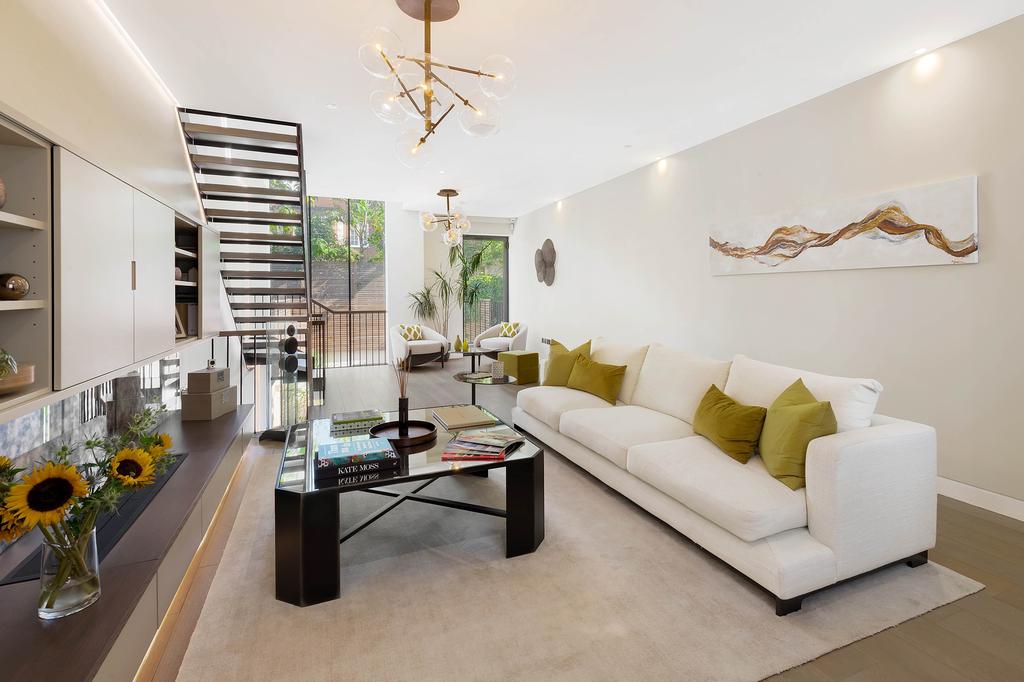 Chelsea Gardens 4 bed townhouse - £824,000