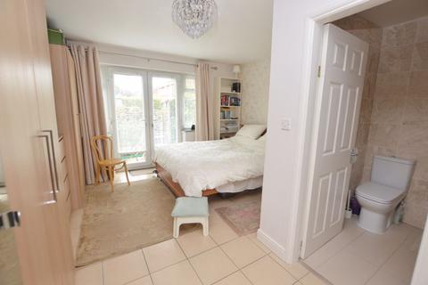 3 bedroom bungalow for sale - Woodford Avenue, Lowton, Warrington, WA3 2PS