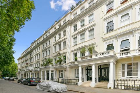 3 bedroom flat for sale, Cornwall Gardens, London
