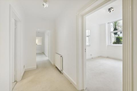 3 bedroom flat for sale, Cornwall Gardens, South Kensington, London
