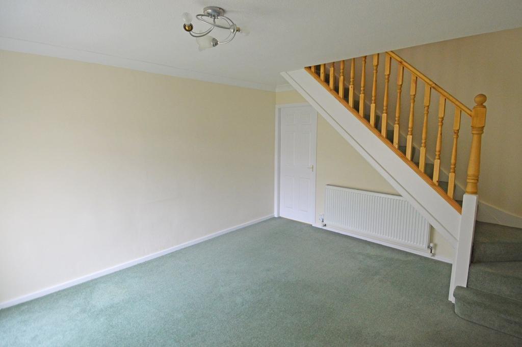 Rossett Drive, Davyhulme, Manchester, M41 2 bed semidetached house £875 pcm (£202 pw)