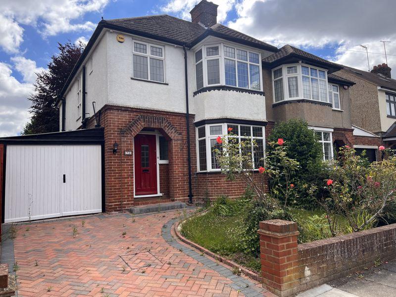 Manton Drive, Old Bedford Road Area 3 bed semidetached house £1,450