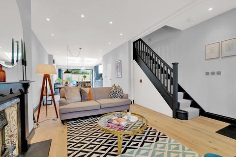 52 Salisbury Road, London, W13 9TX