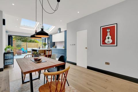 52 Salisbury Road, London, W13 9TX