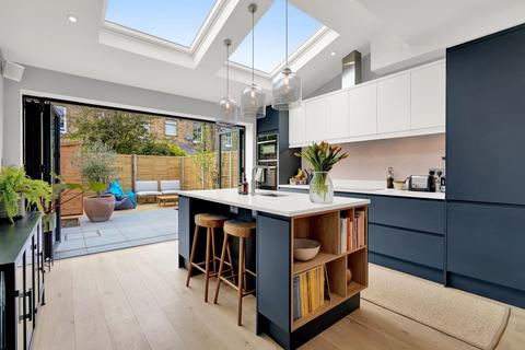 52 Salisbury Road, London, W13 9TX