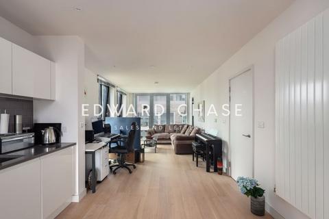 2 bedroom apartment to rent, Cutter House, Royal Wharf