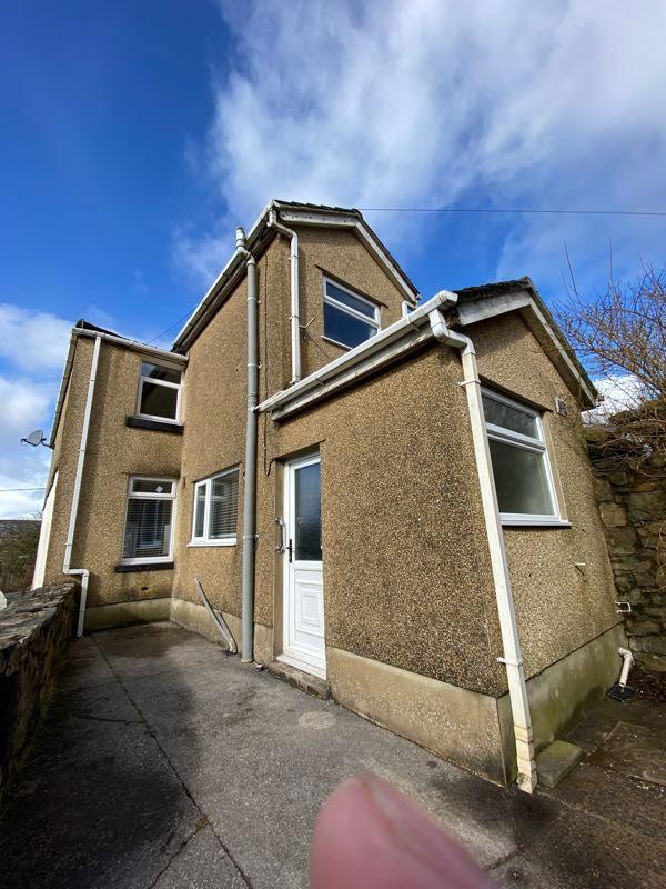 Pretoria Terrace, Tredegar 3 bed terraced house £650 pcm (£150 pw)