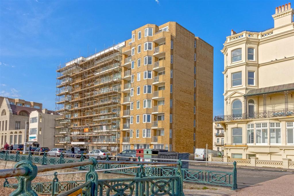 Kings Esplanade, Hove 1 bed flat £580,000