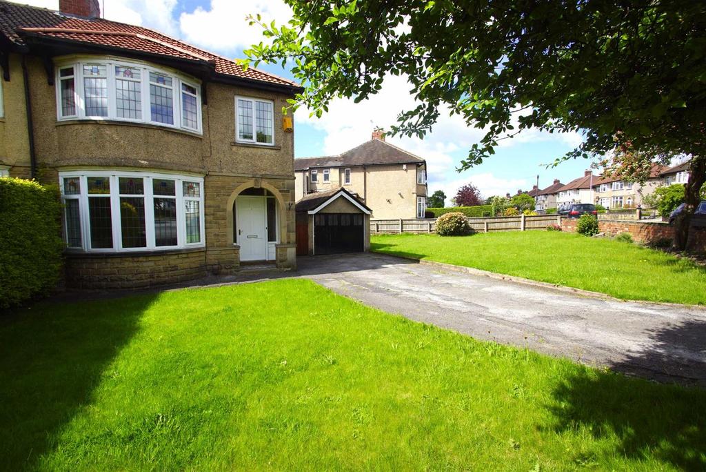 Carr Manor Road, Moortown, Leeds 3 bed semidetached house £995 pcm