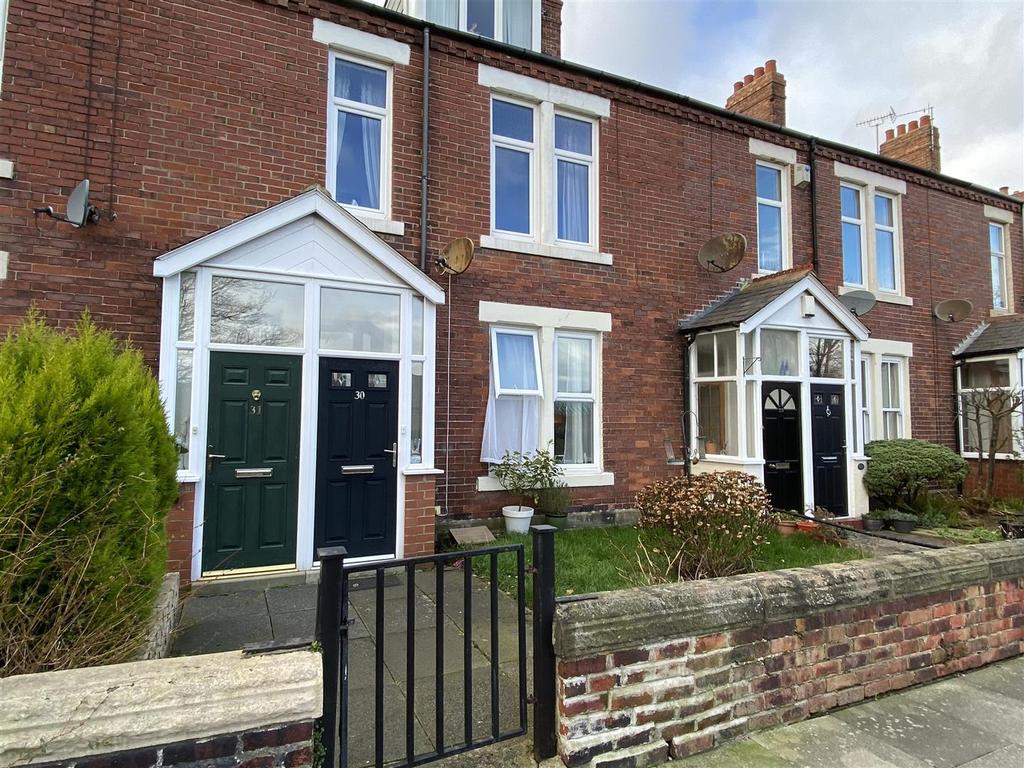 Birtley Avenue North Shields NE30 2RS 2 bed flat £795 pcm (£183 pw)