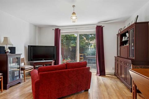 11 Beeches Close, London, SE20 8ED